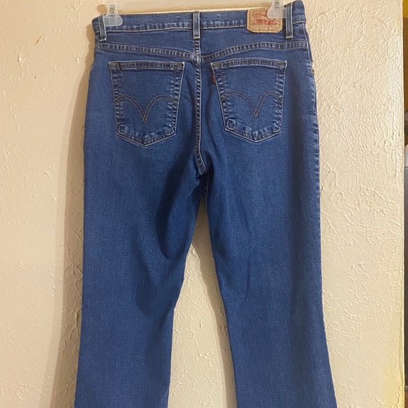 Levi’s 550. Relaxed boot cut. Size 12. Medium wash. - Picture 2 of 6